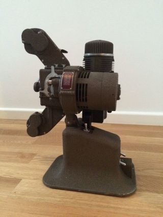 Antiker Filmprojektor - Marke Bell & Howell Gaumont Modell 602 Bild