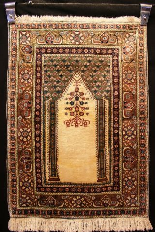 Antiker Seidenteppich Kayseri Seide Teppich Gebetsmotiv Top Silk Seta 123x87cm Bild