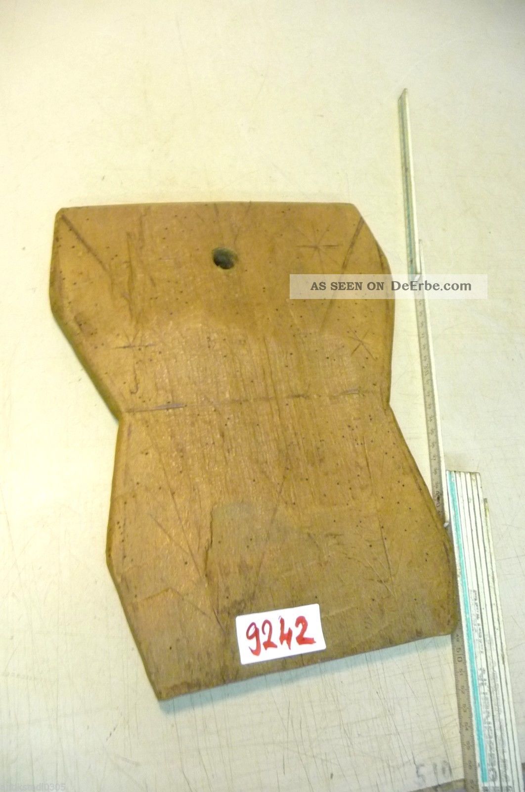 Nr.  9242.  Altes Schinkenbrett Holzbrett Old Wooden Bread Board Bauer Bild
