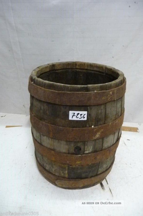 7236.  Altes Holzfass Fass Wassereimer Old Wooden Barrel Bauer Bild
