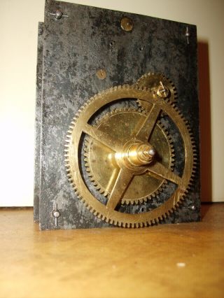 Altes Uhrwerk Mit Eisenplatten Und Messing Rädern - Wohl Um 1800 - 1820 - Für Bastler Bild