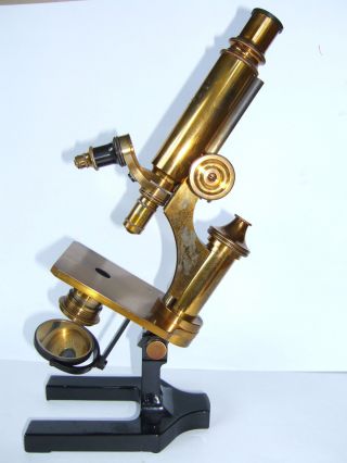 Antikes Großes Mikroskop,  R.  Winkel Göttingen Bild