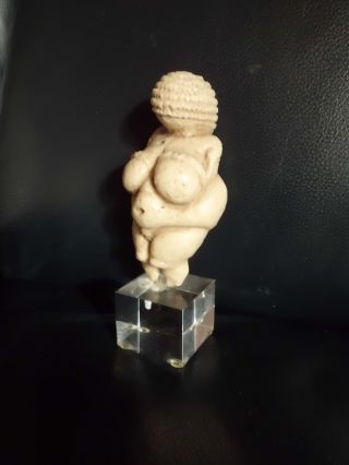 Venus Von Willendorf,  Replik,  Ca.  10,  5 Cm Hohe Figur Aus Plastik Bild