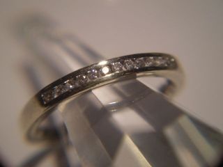 Moderner Brillant Ring / 375er Gold - Weissgold / / Memoire Ring Bild