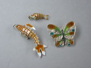 2 Anhänger,  1 Brosche Silber,  Fische U.  Schmetterling Emailliert Filigran China Bild