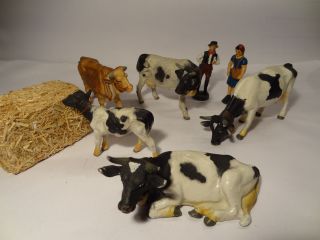 4 Schwarz - Weiße Lineol Kühe,  1 Ochse,  Bauer,  Bäuerin,  Für Spur 0/i Bild