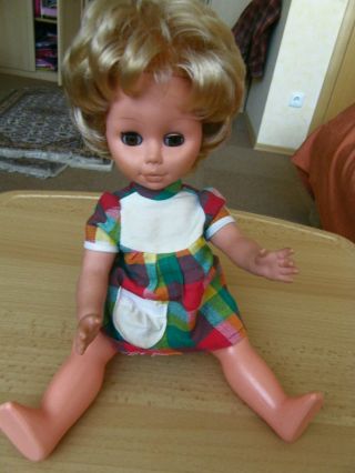 Alte Puppe Blond Ca.  35 Jahre Alt Und 35 Cm Groß Bild