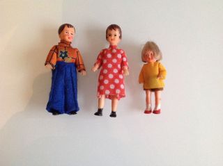 Kleine Familie,  Ari - Püppchen,  Puppenstube,  Puppenhaus Bild