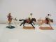 Timpo Toys 3 Western Cowboy Reiter Figuren Mit Pferd Im Maßstab 1:32 Gefertigt nach 1945 Bild 2
