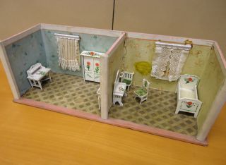Kleine Puppenstube,  2 Zimmer,  Ca.  60er Jahre,  Teilw.  Eingerichtet,  Puppenhaus Bild