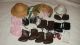 Konvolut Puppenkleidung ältere Puppen Schuhe / Leder Stiefel,  Hüte Strohhut Nostalgieware, nach 1970 Bild 1