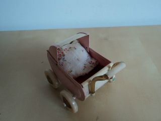 Kleiner Puppenwagen Aus Kunststoff (plastik ?),  Sehr Alt Bild