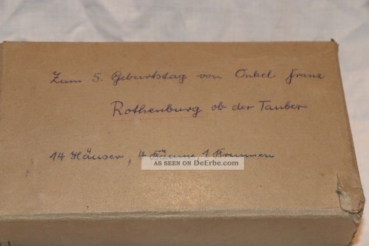 Altes Holzspielzeug - Rothenburg Ob Der Tauber - Mit 14 Häuser - 4 Bäumen. Holzspielzeug Bild