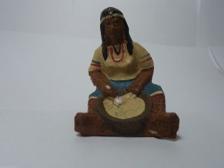 Ddr Massefigur Sitzende Indianer Frau Squaw Mit Schüssel Esssen Rührend Bild