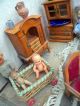 Alte Antike Puppenstube Mit Möbel Puppen Einrichtung Küche Wohnzimmer Erker Puppenstuben & -häuser Bild 9