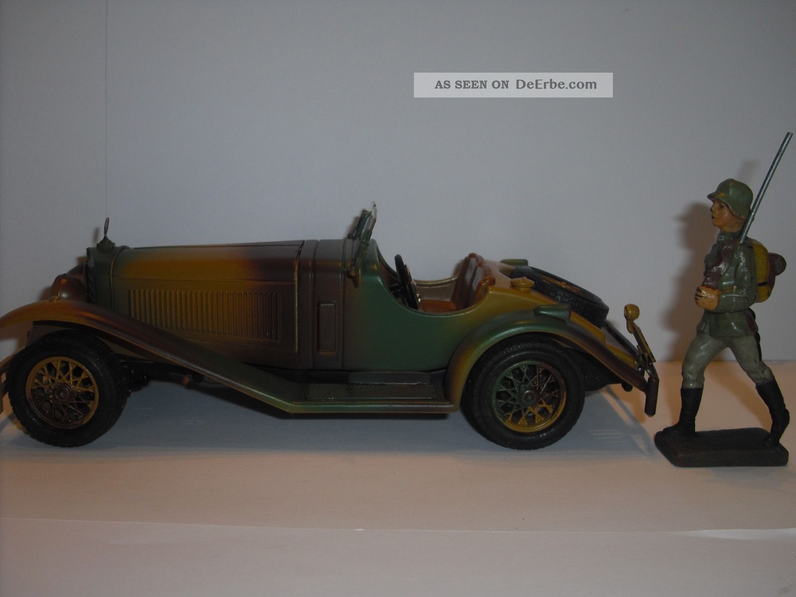 Lineol,  Bburago,  1:24,  Soldat Mit Mercedes Elastolin & Lineol Bild