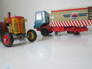 Ddr Spielzeug Auto Blech Und Traktor Ms - 25 Msb Und Kdm Für Bastler Bild