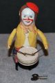 Schuco Solisto Tanzfigur Clown Mit Trommel,  Uhrwerk Ok,  11,  5 Cm Original, gefertigt 1945-1970 Bild 8