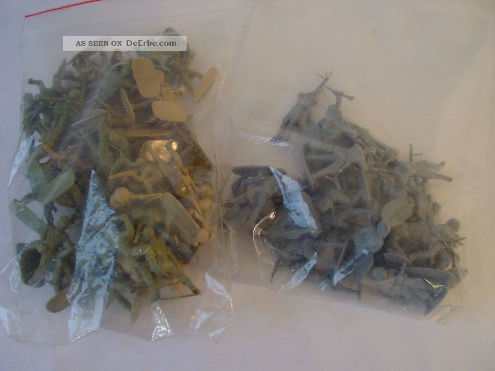 90 Stück Neue,  Unbemalte MilitÄrfiguren Des 2.  Weltkrieges Aus Plastik Gefertigt nach 1945 Bild