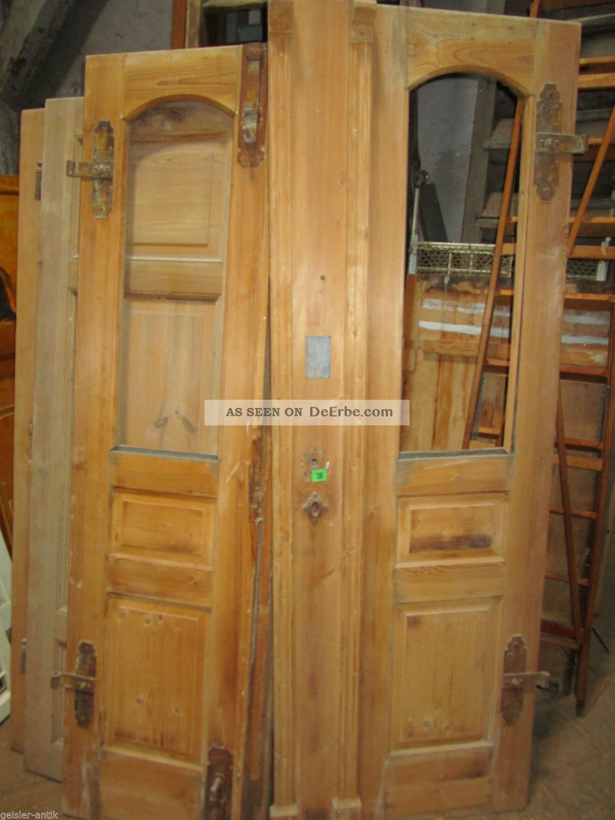 Doppel - Tür Mit Eisenbeschlag Und Eisen - Riegel Naturholz Bereits