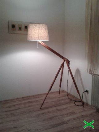 Design Lampe Stehlampe Bauhaus Tripod Lamp Kugel Architekt Shabby Chic Holz Bild