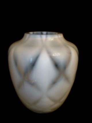 Studioglas Vase Mit Unterfang In Opalweiß,  50er/60er Bild