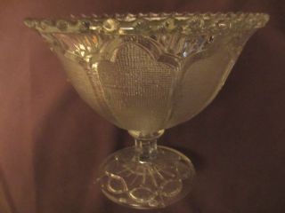 Schöne Alte Und Dekorative Glasschale,  Bonbonglas Auf Fuß,  H= 12,  5 Cm,  Pressglas Bild