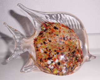 Murano Glas Fisch,  Schöne Dekoration Für Die Beleuchtete Vitrine Bild