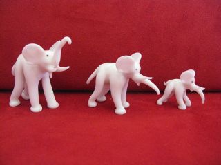 3 Alte Weiße Glas - Elefanten Ca.  6,  5,  3 Cm Hoch,  Murano,  Bimini,  Lauscha? Ohne Besch Bild