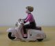 Blechspielzeug Scooter Girl Auf Motorroller Mit Schlüsselantrieb Pink Rosa Gefertigt nach 1970 Bild 1