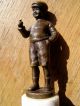 Bronzefigur - Kleiner Lausbub Auf Marmorsockel - 1950-1999 Bild 2