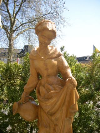 Gr.  Holzfigur - Heiligenfigur - Hl.  Notburga - Magd - Geschnitzt - Deko - 60cm Bild