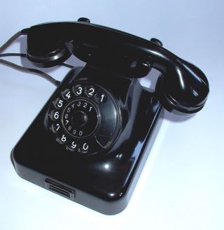 Sehr Schönes W48 Telefon Schwarz Bakelit - Voll Funktionstüchtig Mit Tae Stecker Bild
