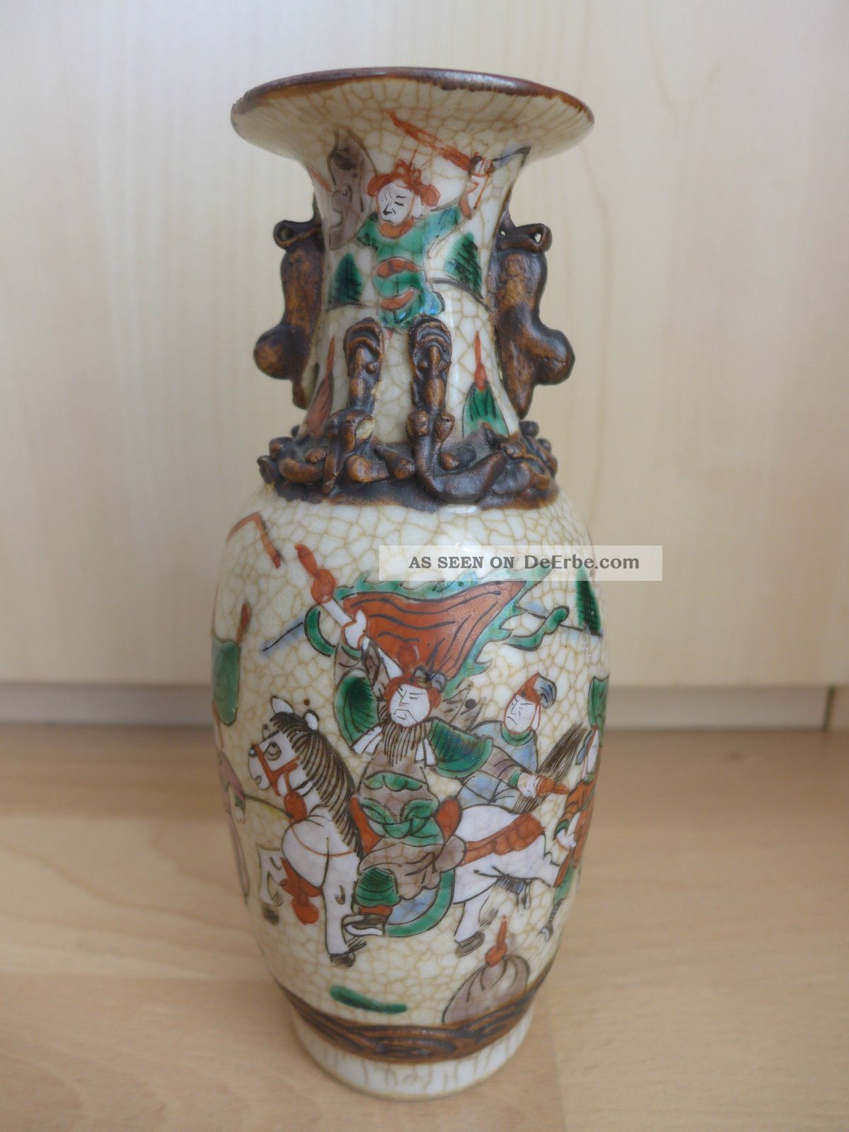 Antike Steingut Vase Mongolisch / Chinesisch Signiert Kampfzene Bemahlt Majolika Nach Form & Funktion Bild