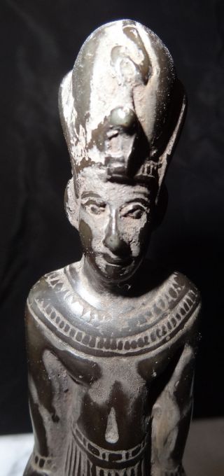 Schreitender Pharao,  Steinguss In Schwarz Bild