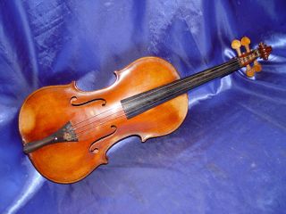 Alte Geige Violine Mit 2 Bögen Kleinteile Und Koffer Mit Schlüssel Bild