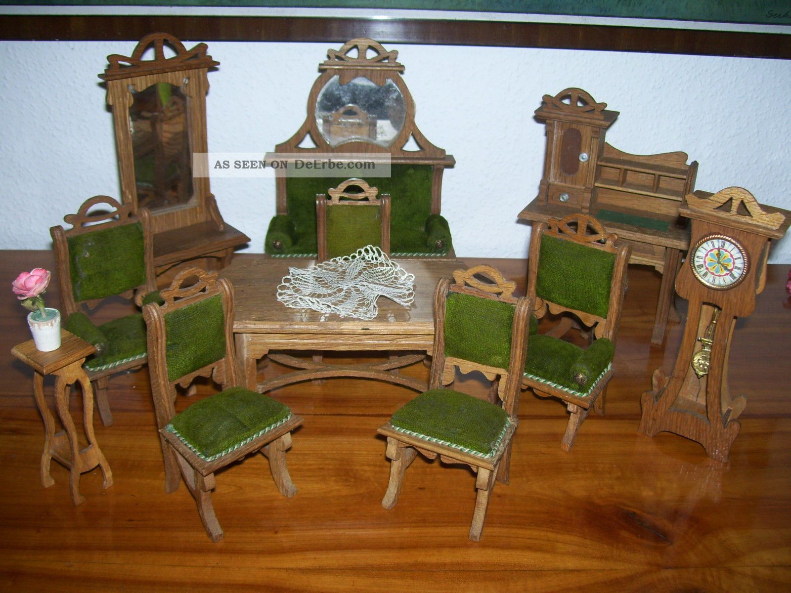 Ausgefallene, Jugendstilmöbelchen, Reichhaltig Bestückt, Um 1900.