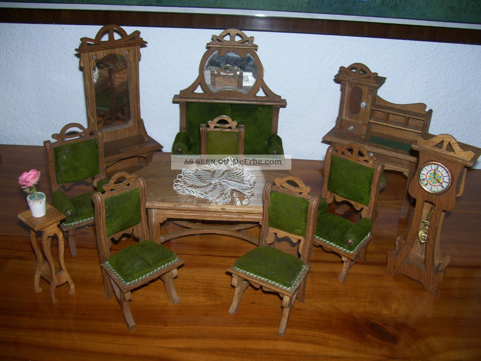 Ausgefallene, Jugendstilmöbelchen, Reichhaltig Bestückt, Um 1900.