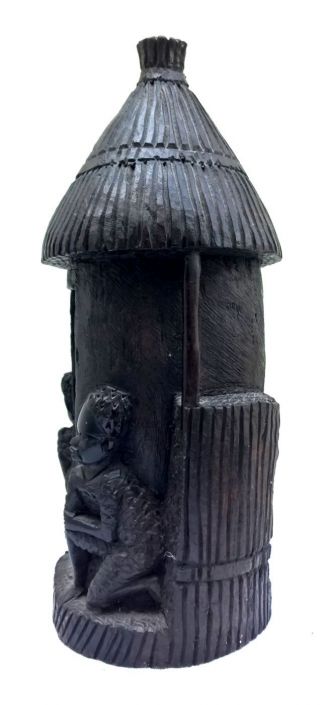 Ebenholzfigur Einer Traditionellen Afrikanischen Hütte.  African Sculpture Bild
