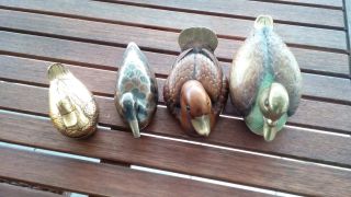 4 Sehr Schön Gearbeitete Entenfiguren,  Metall,  Holz Bild