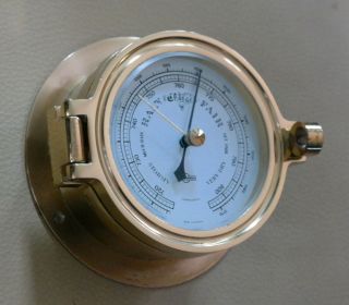 Altes Bullaugen Schiffsbarometer Barometer Von Barigo Bild