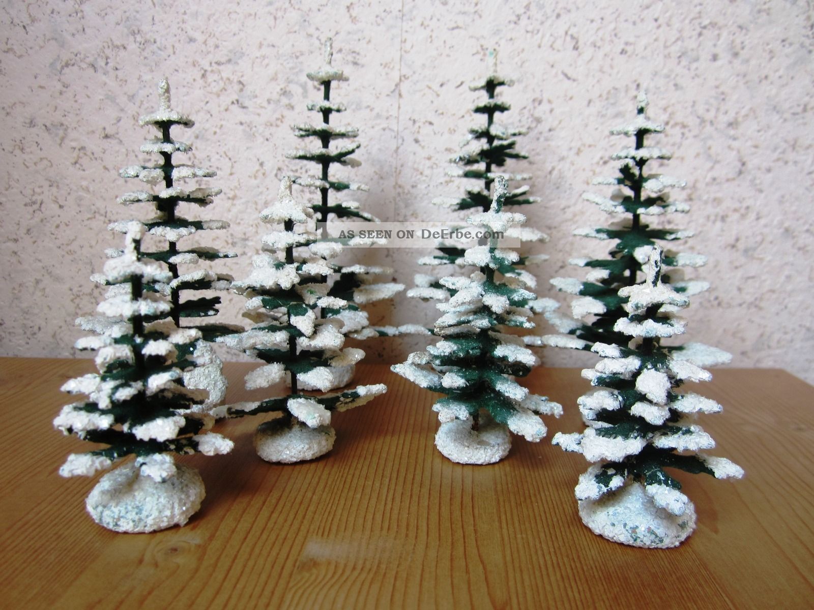Konvolut Von 8 Kleinen Weihnachtsbäumen Mit Schnee,  Aus Dem Erzgebirge Ddr Objekte nach 1945 Bild