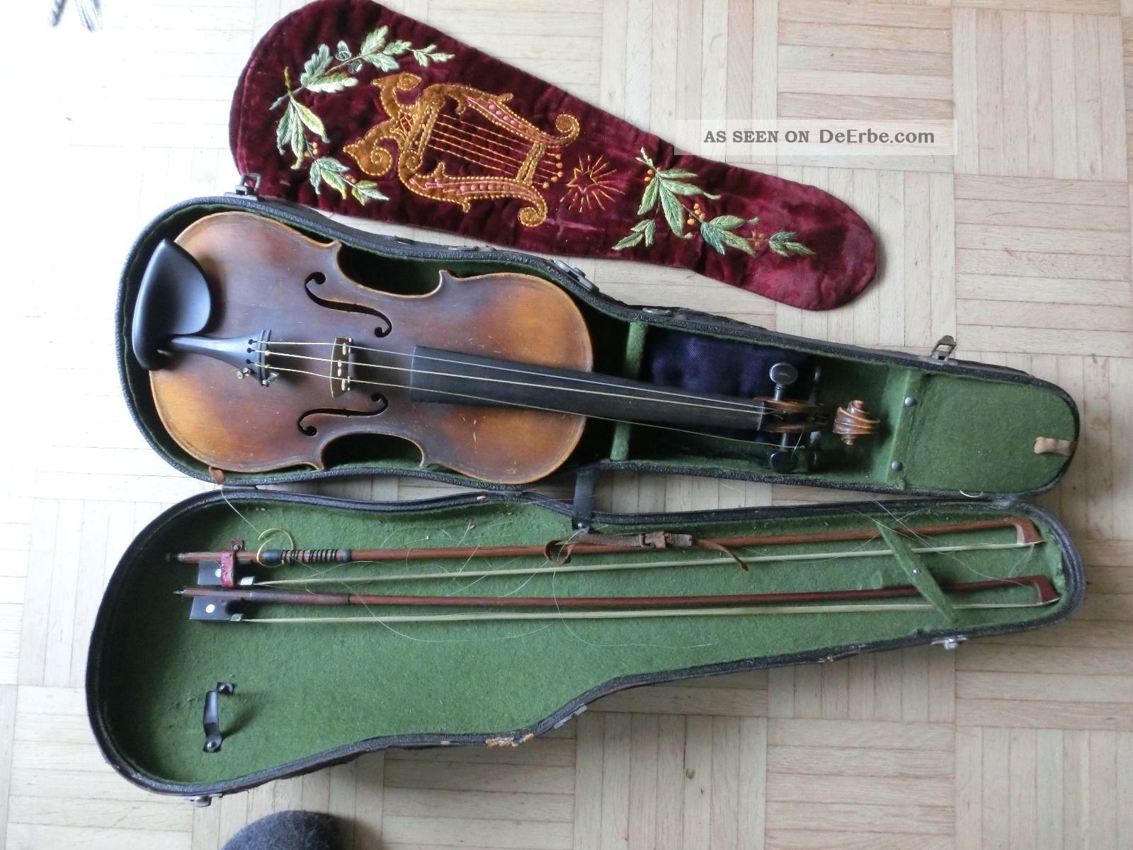 Alte Geige Oder Violine Mit Koffer? Saiteninstrumente Bild