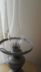 1alt Wunderschönetischlampe Petroleumlampe Elektrisch - Zinn - Grüner Glassschi Gefertigt nach 1945 Bild 10