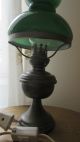 1alt Wunderschönetischlampe Petroleumlampe Elektrisch - Zinn - Grüner Glassschi Gefertigt nach 1945 Bild 5