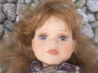 Hübsche Puppe Mit Porzellankopf - Hände Und - Füße - - Größe 41 - 42 Cm Bild