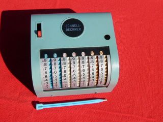 Alte Rechenmaschine Schnellrechner - Old Calculator Bild