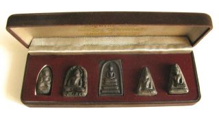 Alte Buddha - Amulett - Sammlung In Schatulle Aus Heiligen Ingredienzen,  20tes Jhd Bild