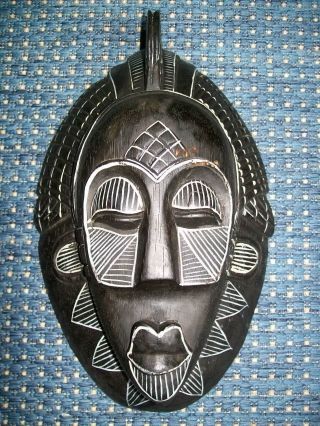 Afrikanische Maske Aus Holz In Braun Und Muster Höhe Ca.  30 Cm.  Wand Maske Bild