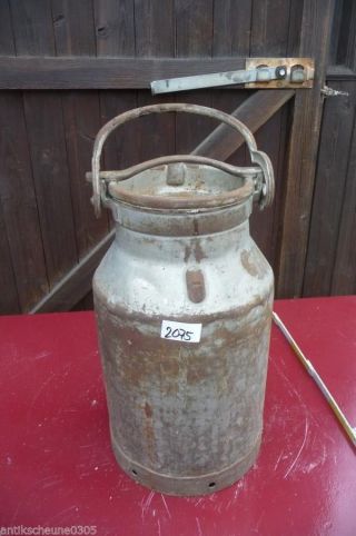 2075.  Alte Milchkanne Eisen Old Milk Can Bild